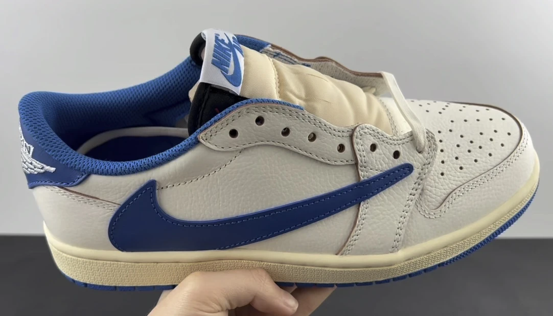 Nike Shoes — f73f53ab