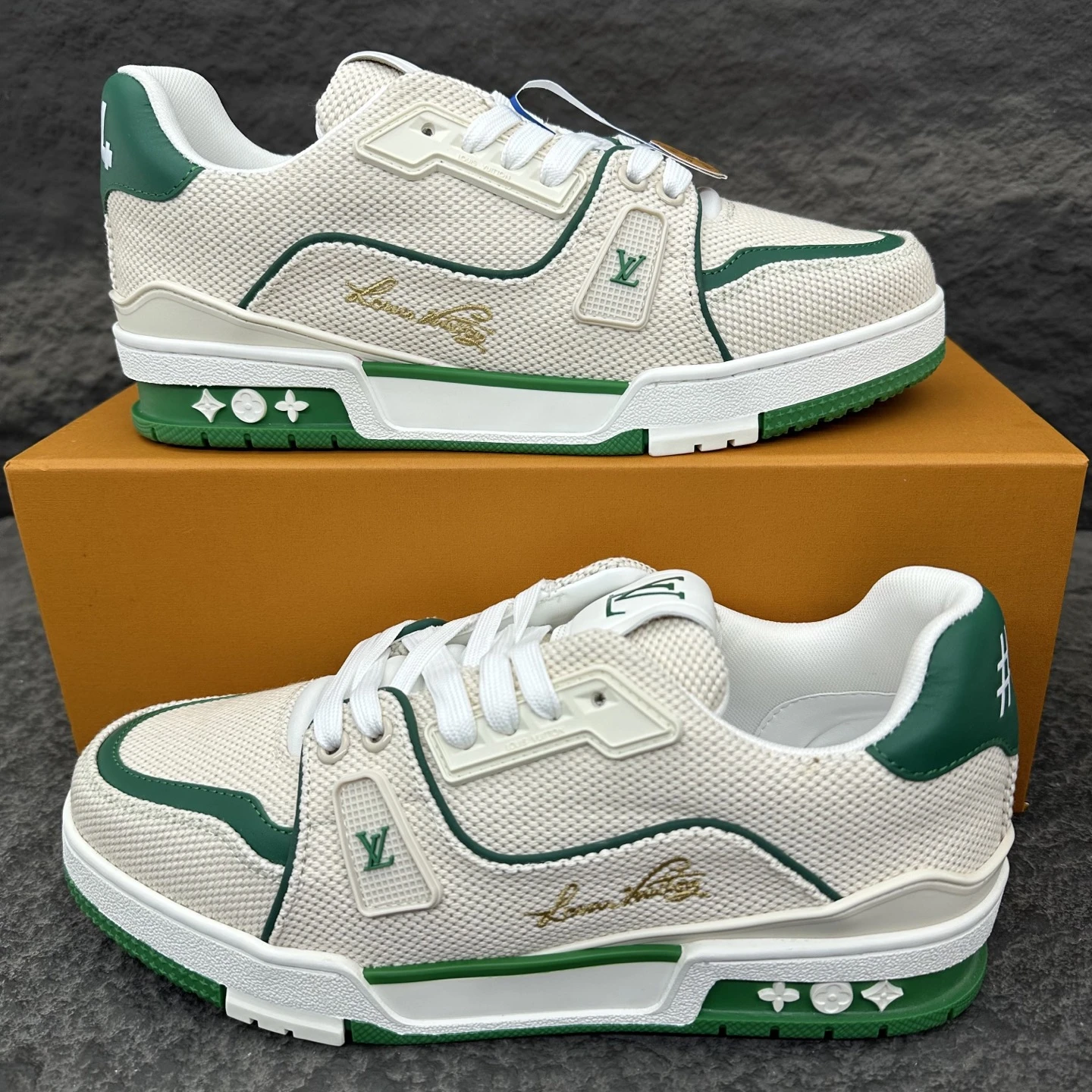 Louis Vuitton Sneakers — 7a9df0c7