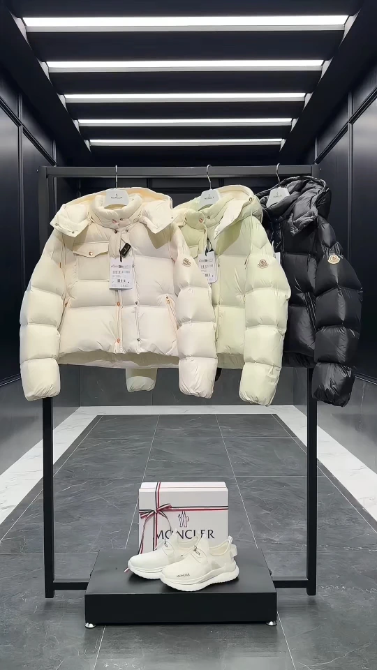 Moncler Down Jackets — 9a06f762