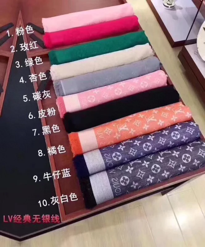 Louis Vuitton Scarves — 36ad3087