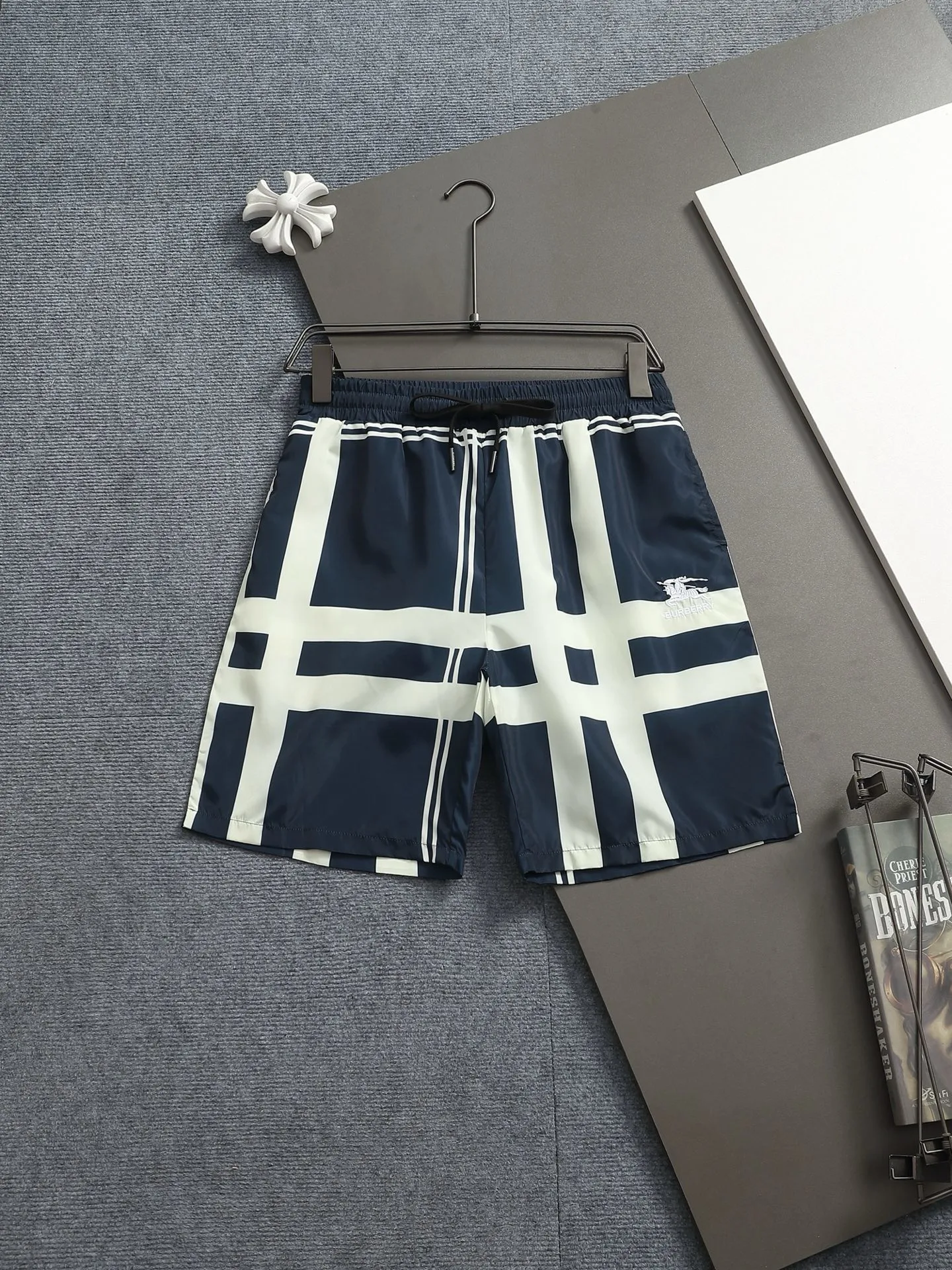 Burberry Shorts — 2f5a5b58