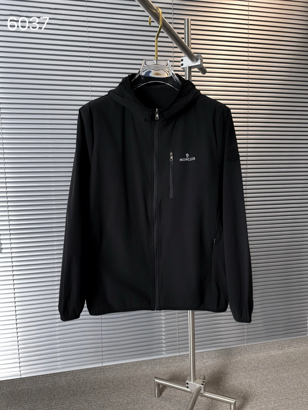 Moncler Jackets — e497f4c8