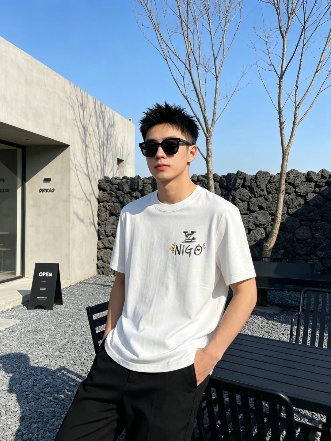 Louis Vuitton T-Shirt — b2a7cc3c