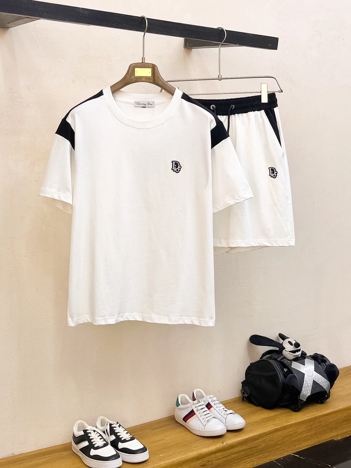 Dior T-Shirt — 45a63818