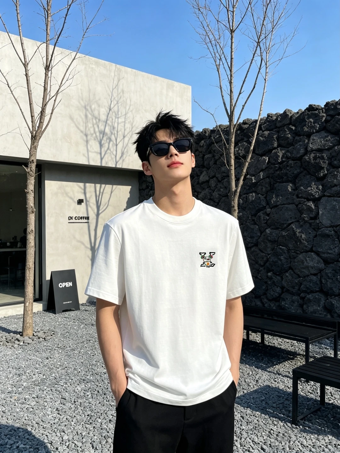 Louis Vuitton T-Shirt — 6243d7cc