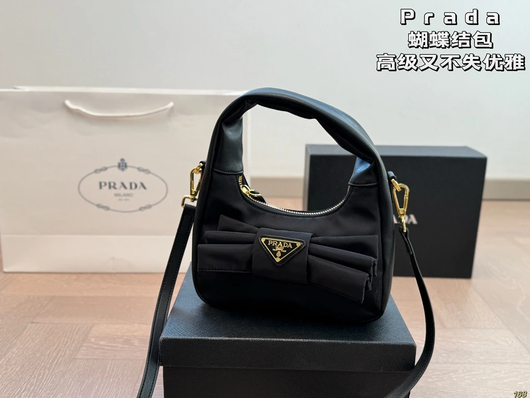 Prada Bag — 207ac2b4