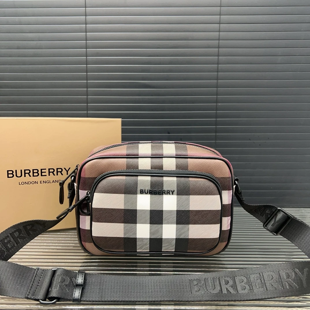 Burberry Bag — f7a8e595