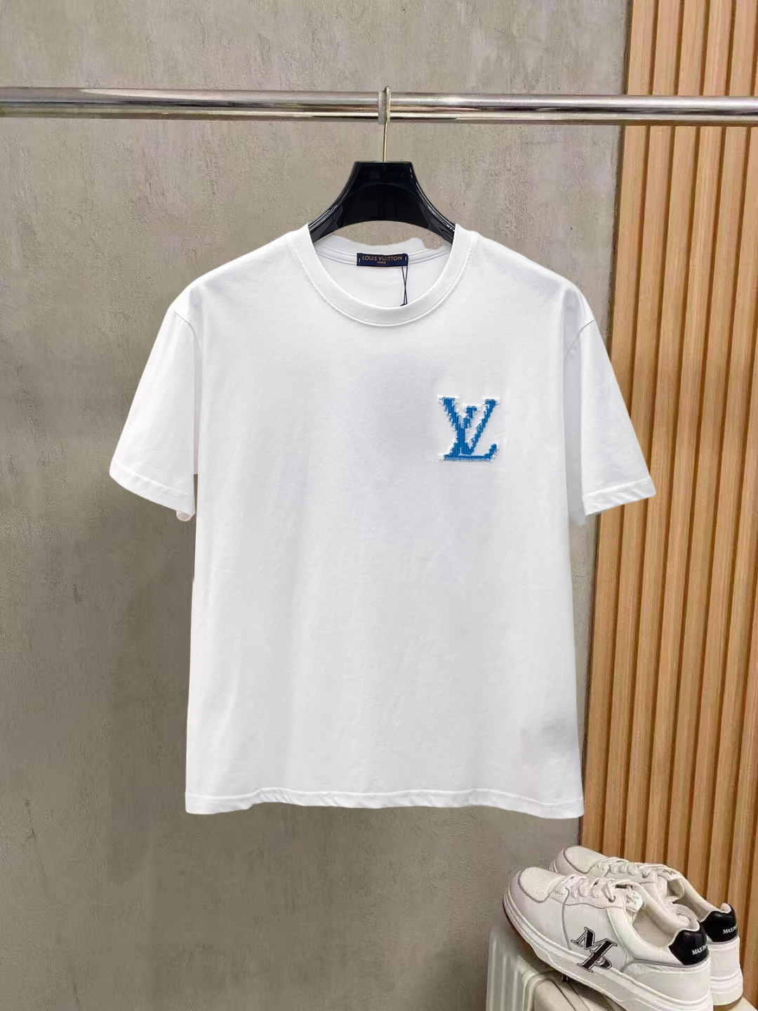 Louis Vuitton T-Shirt — 820d600a