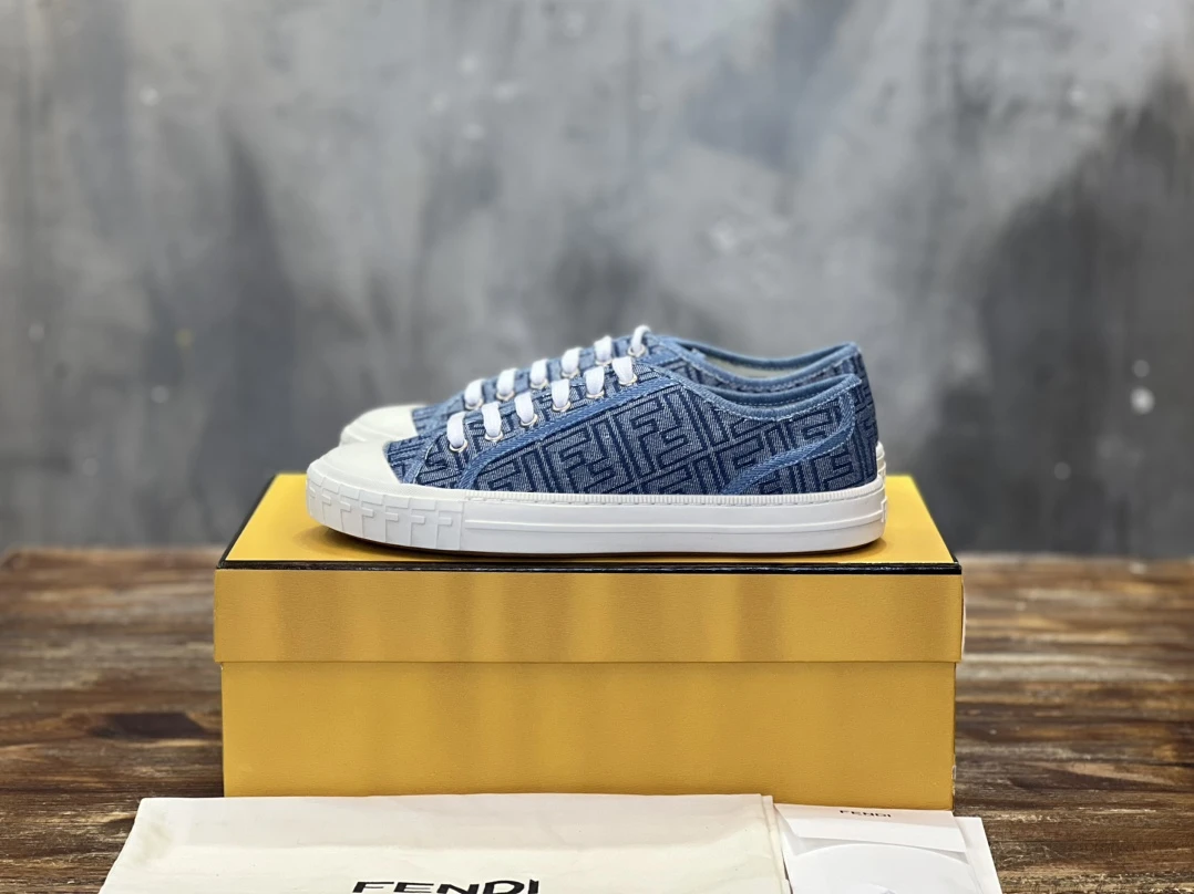 Fendi Sneakers — a8d581b5