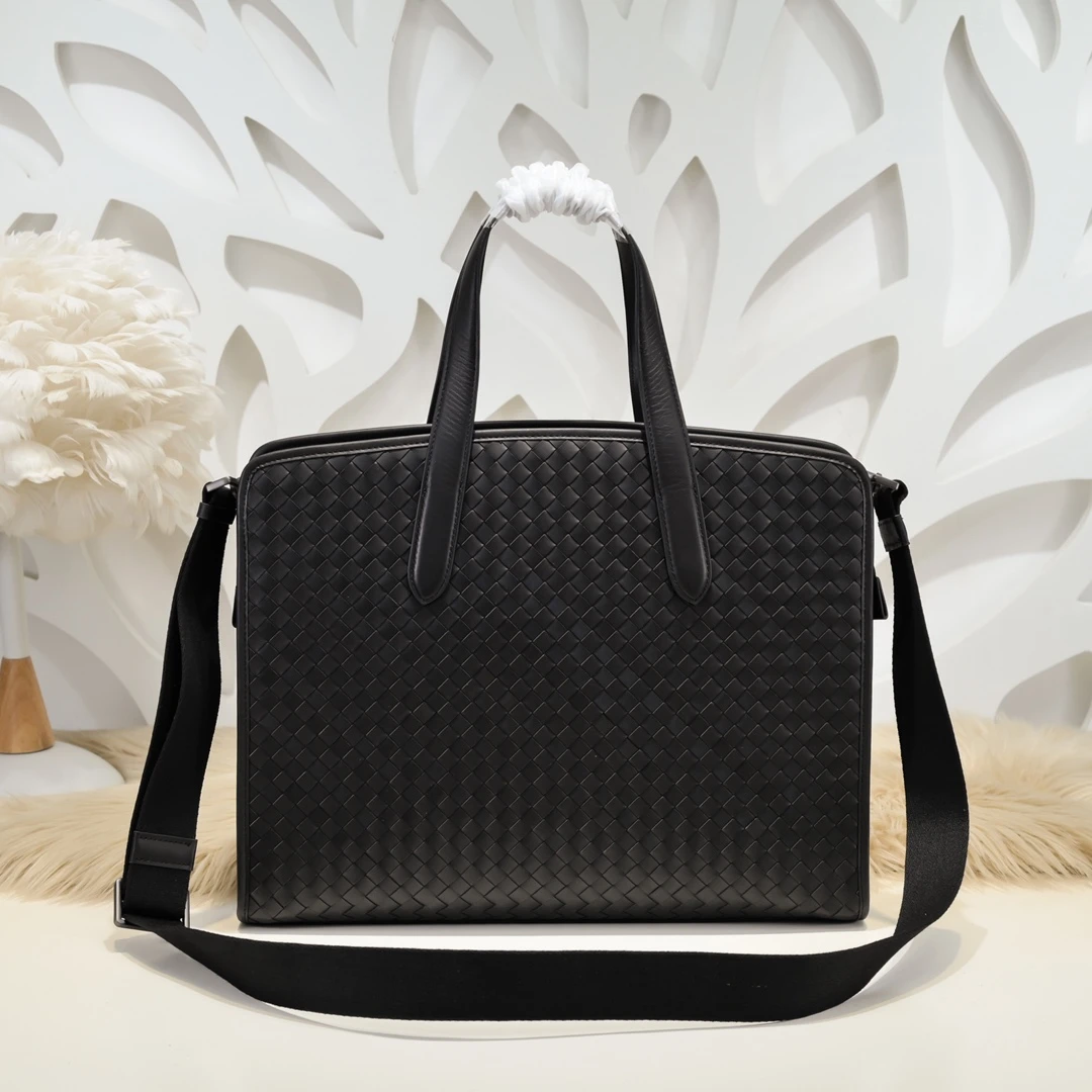 Bottega Veneta Bag — e03f9f9f