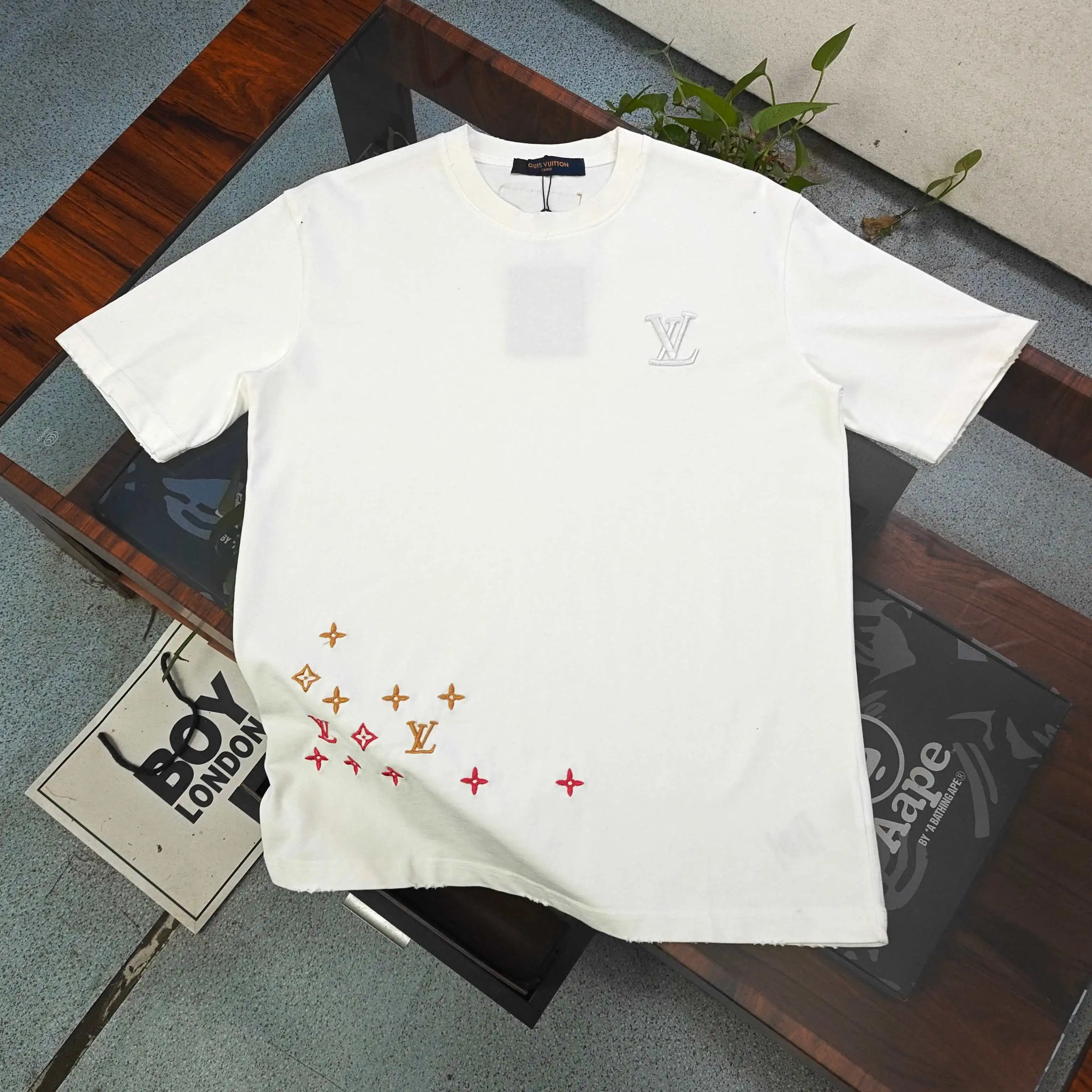 Louis Vuitton T-Shirt — 92c9ed01