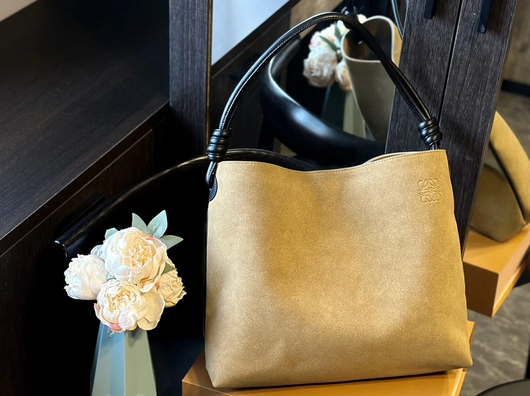 Loewe Bag — 5b8d7653