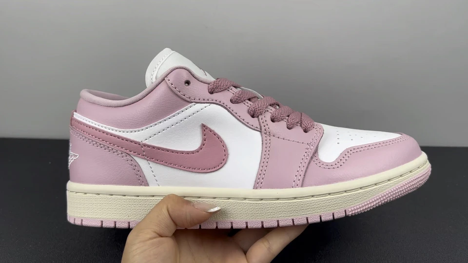 Nike Shoes — 0c882f7e