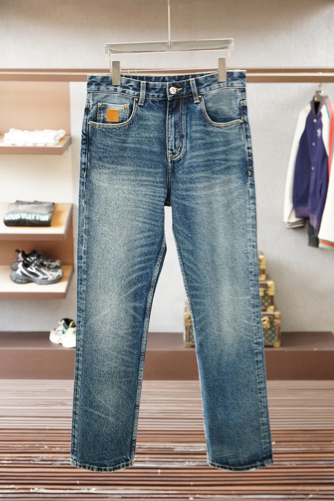 Louis Vuitton Jeans — f658a98e