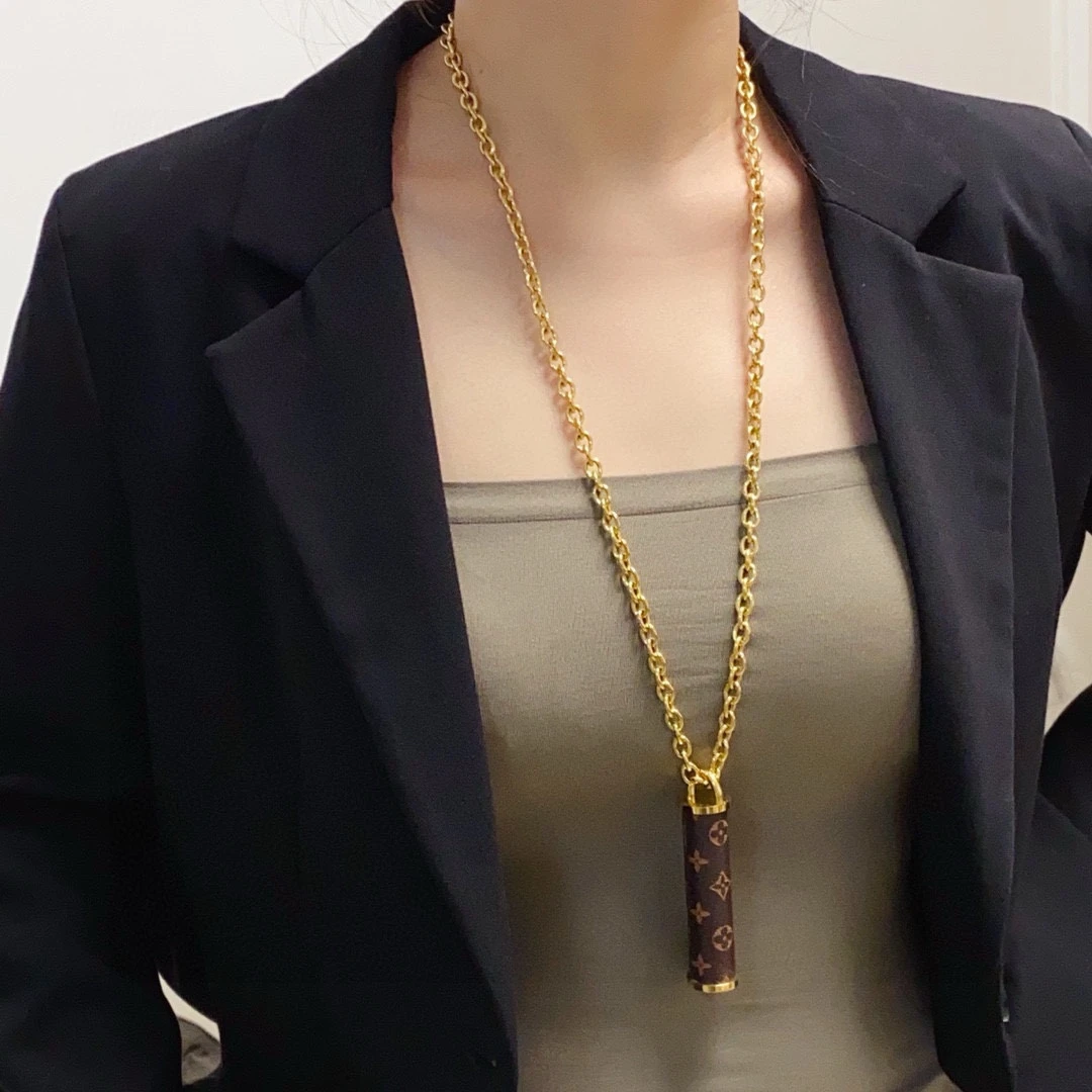 Louis Vuitton Necklaces — 13485d72