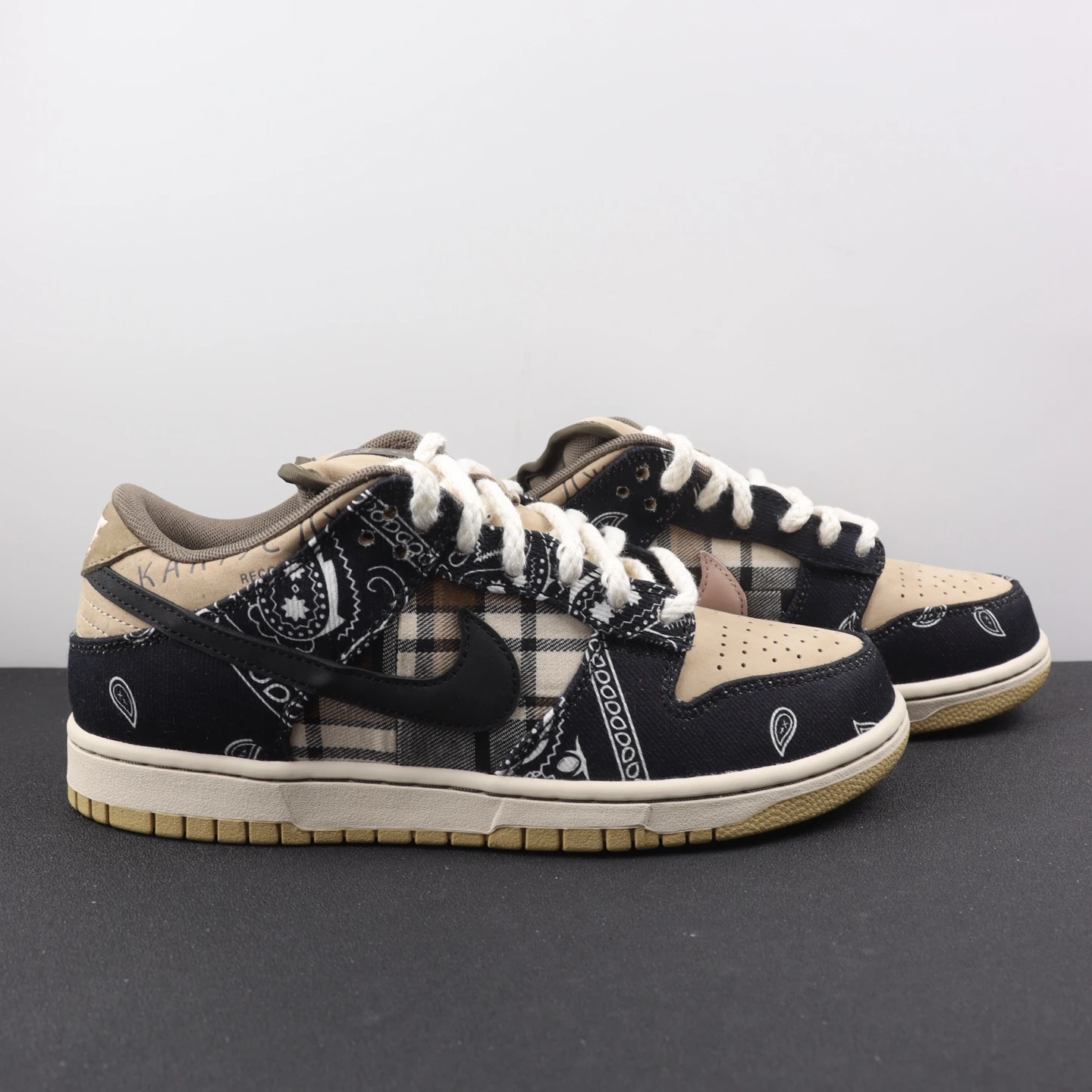 Nike Shoes — 0007da5b
