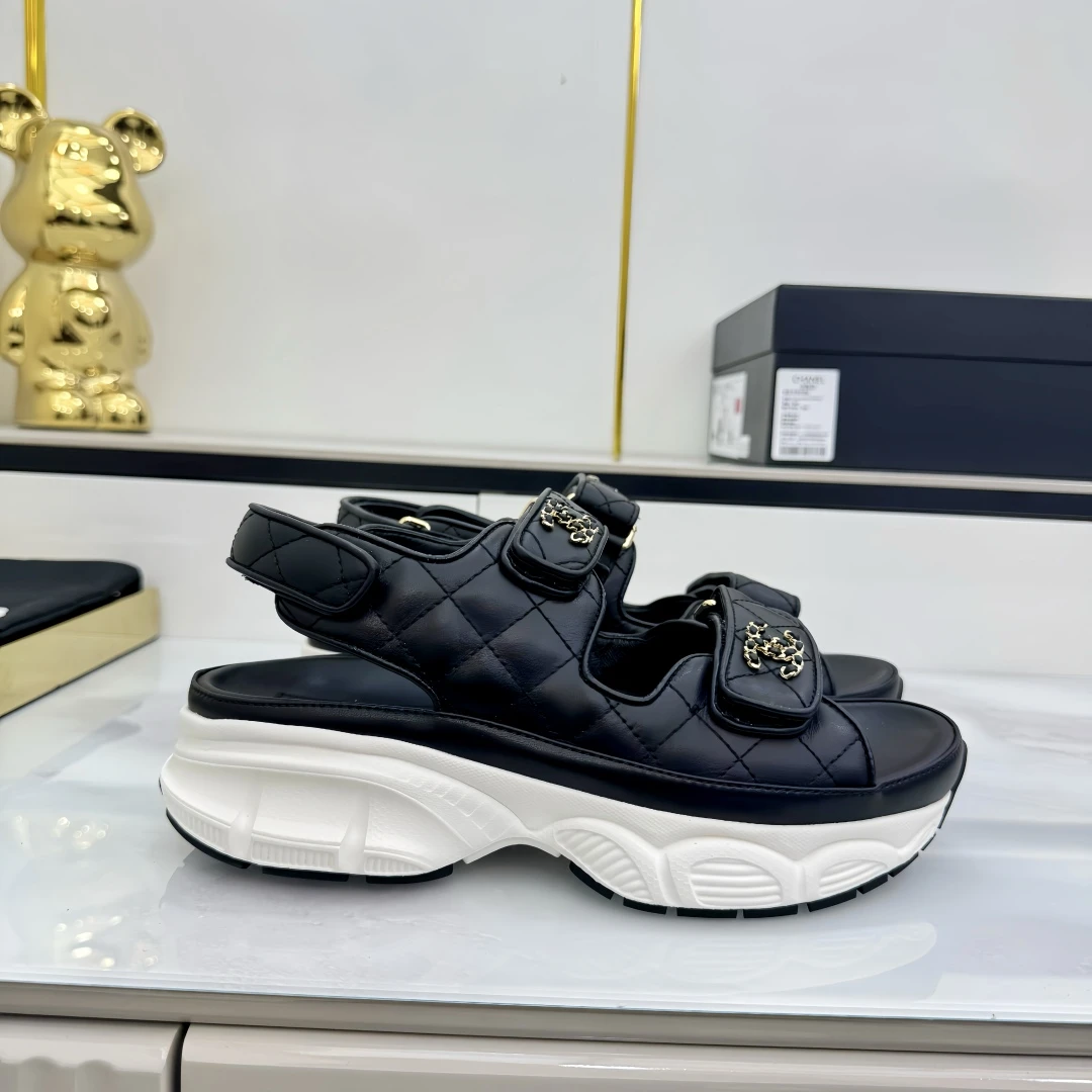 Chanel Slippers — b2bc553f