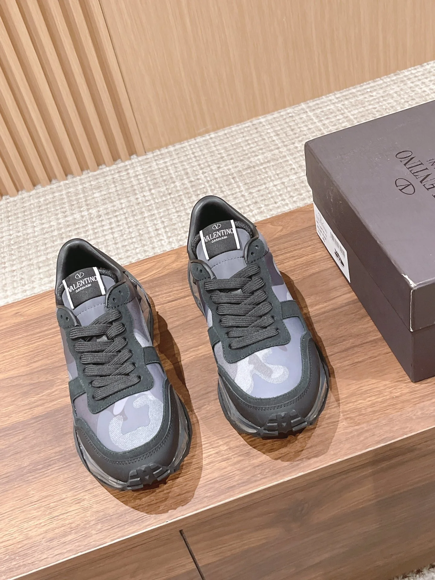 Valentino Sneakers — 695c796d