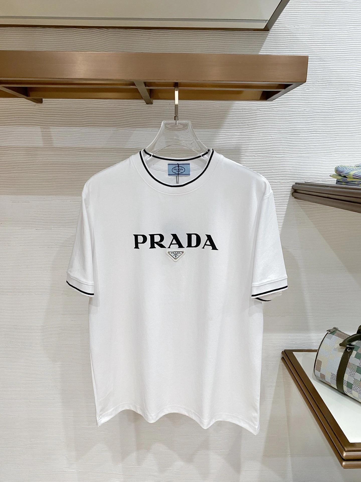 Prada T-Shirt — 6bcd5273