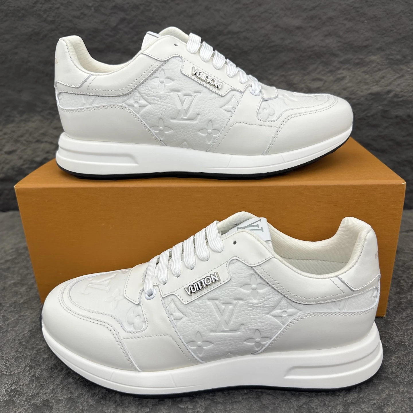 Louis Vuitton Sneakers — c5fe3705