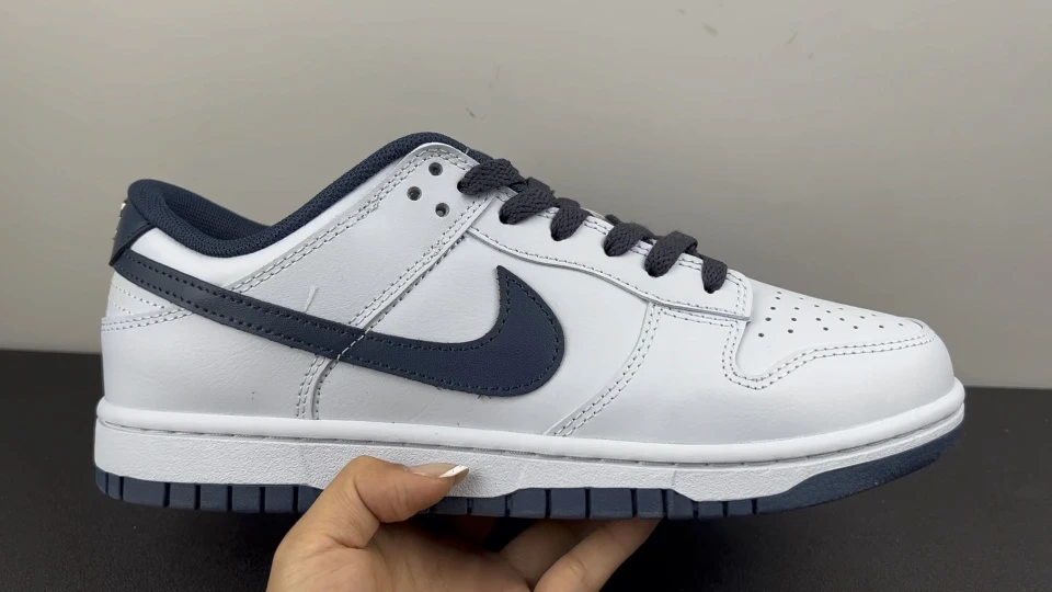 Nike Shoes — 53fcc547