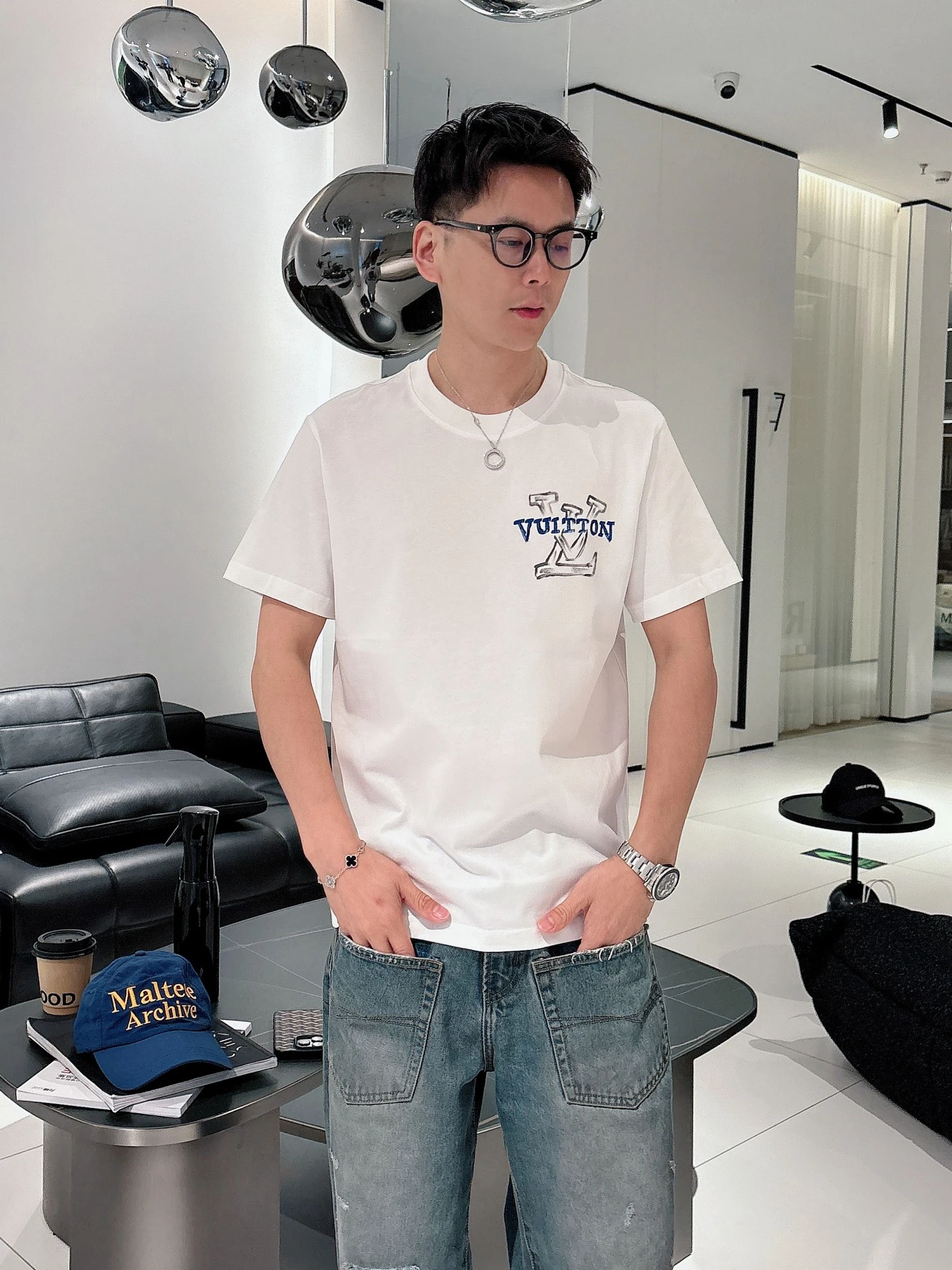 Louis Vuitton T-Shirt — 6e9bae19