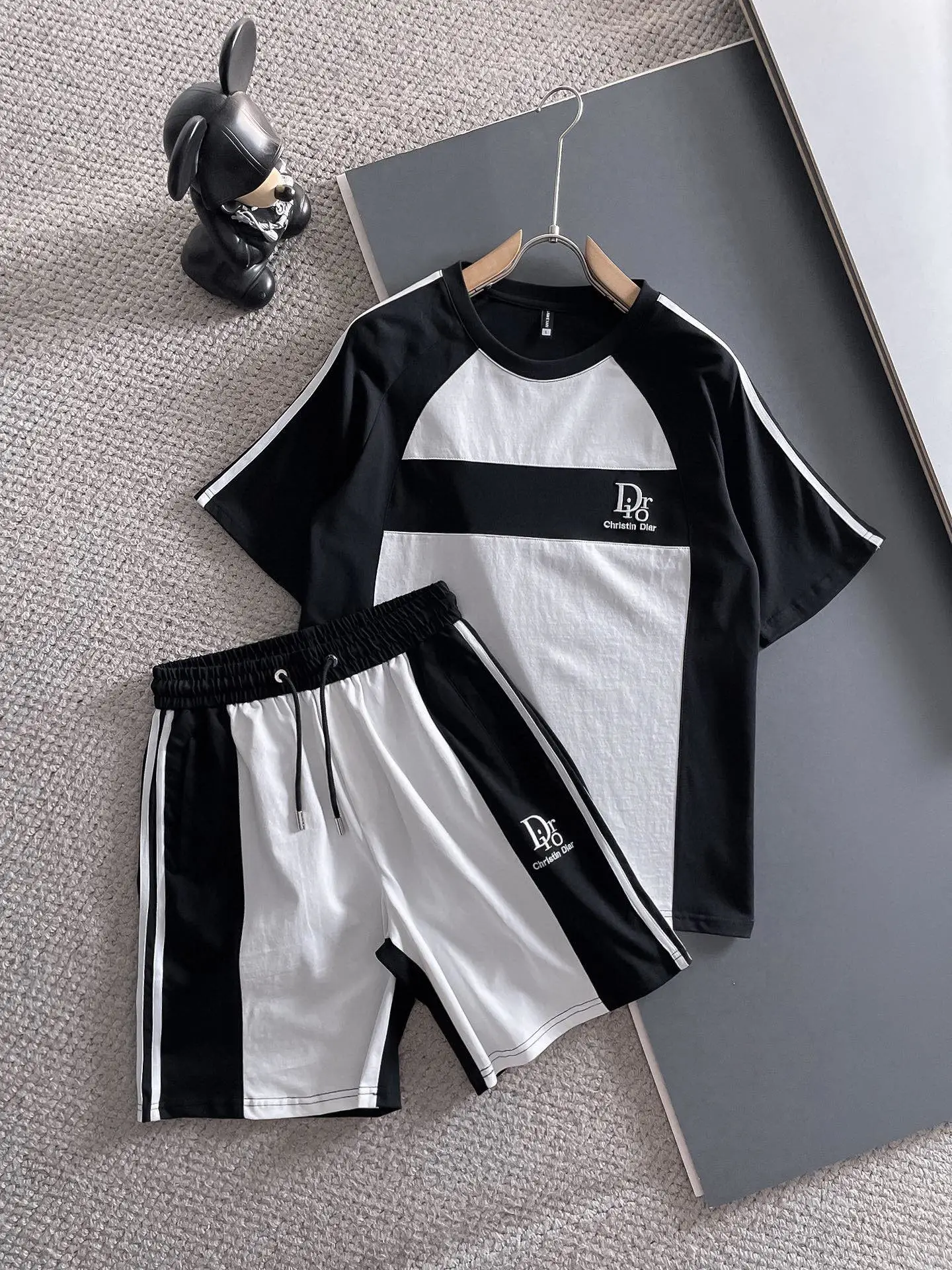 Dior T-Shirt — 61c1b312