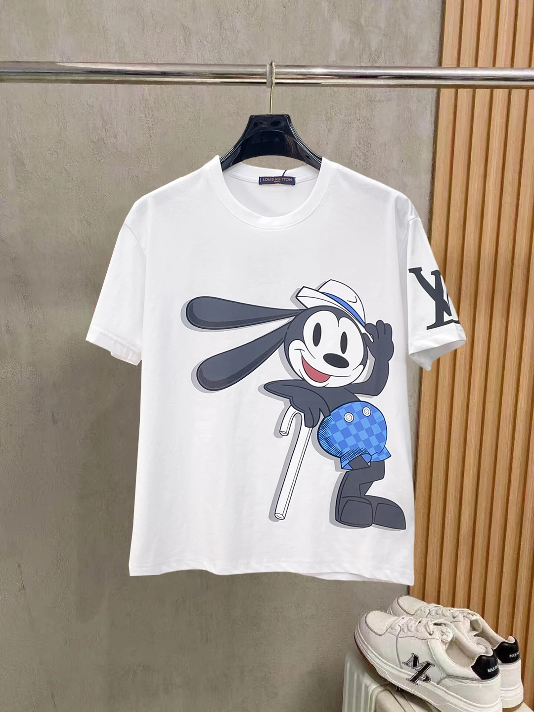 Louis Vuitton T-Shirt — fd6266e7