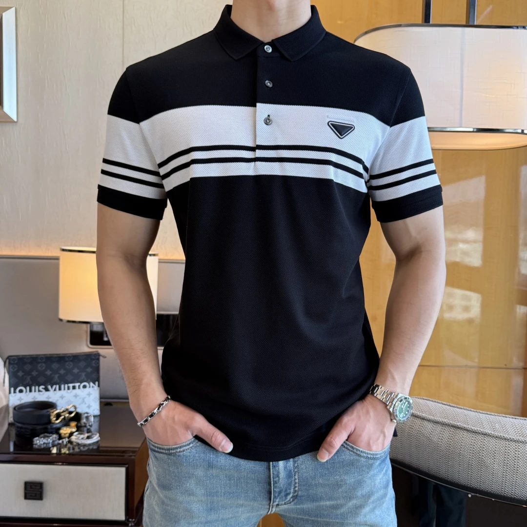 Prada T-Shirt — 85024757