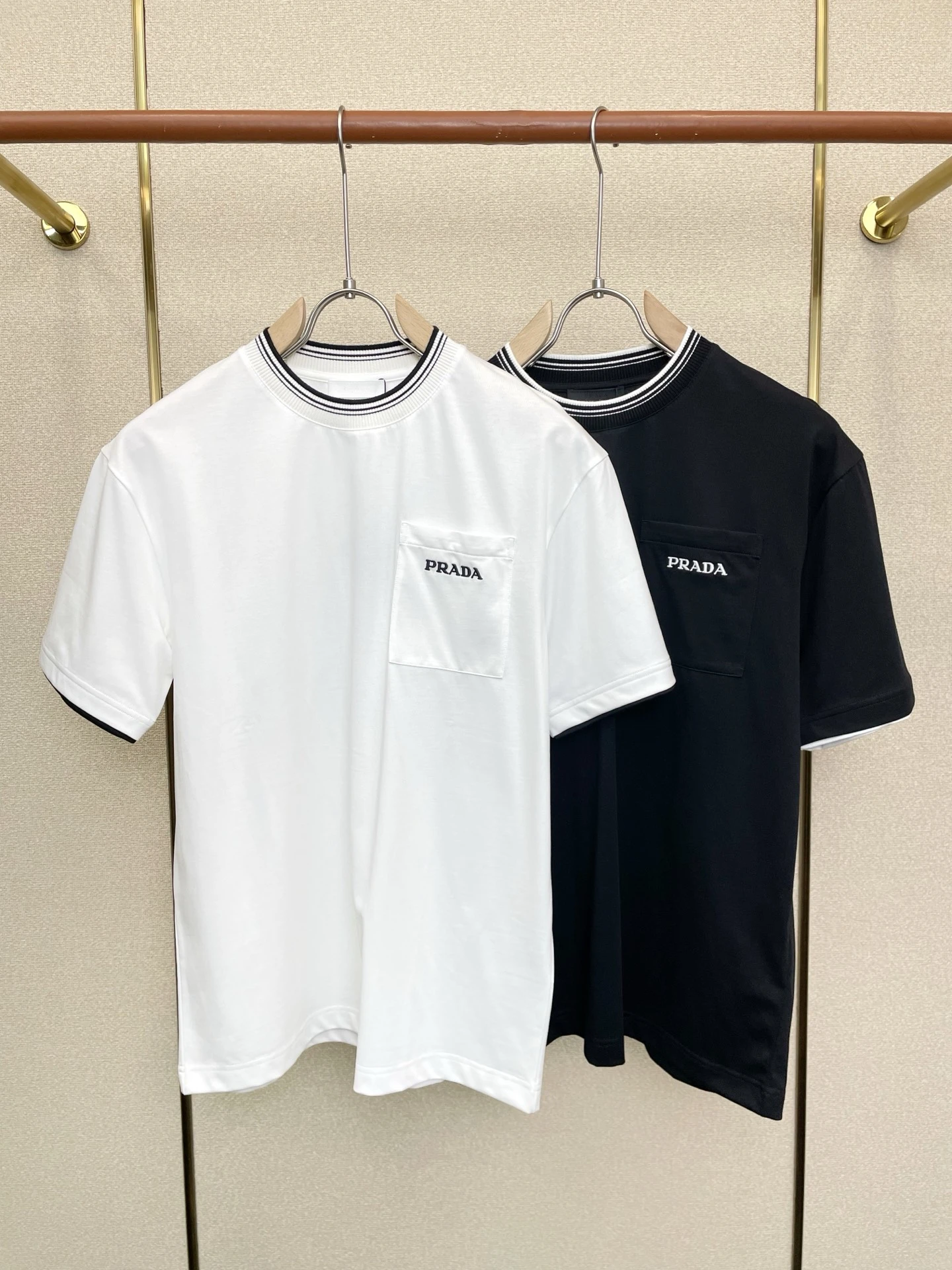 Prada T-Shirt — 5680f8f8