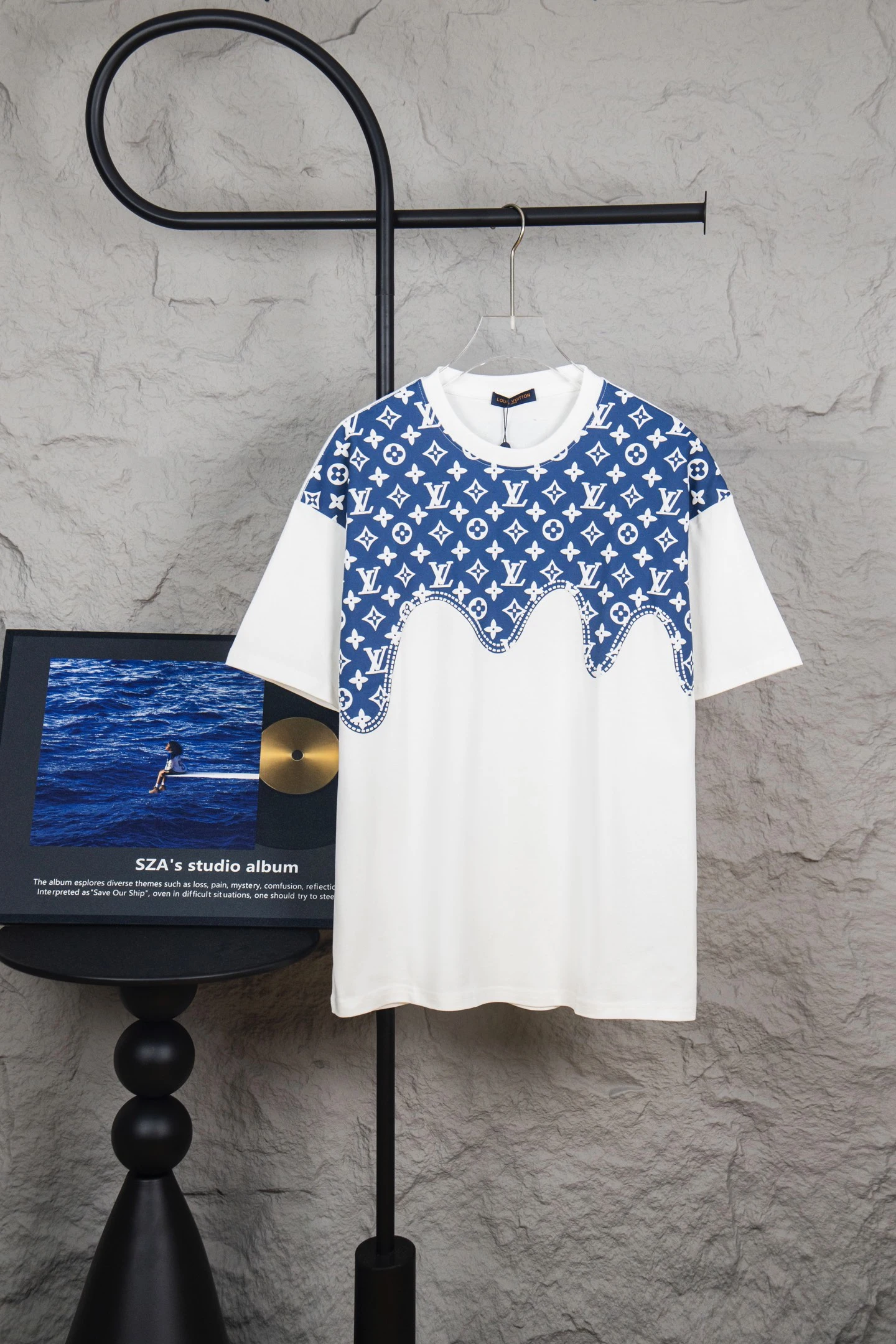 Louis Vuitton T-Shirt — 7066030e