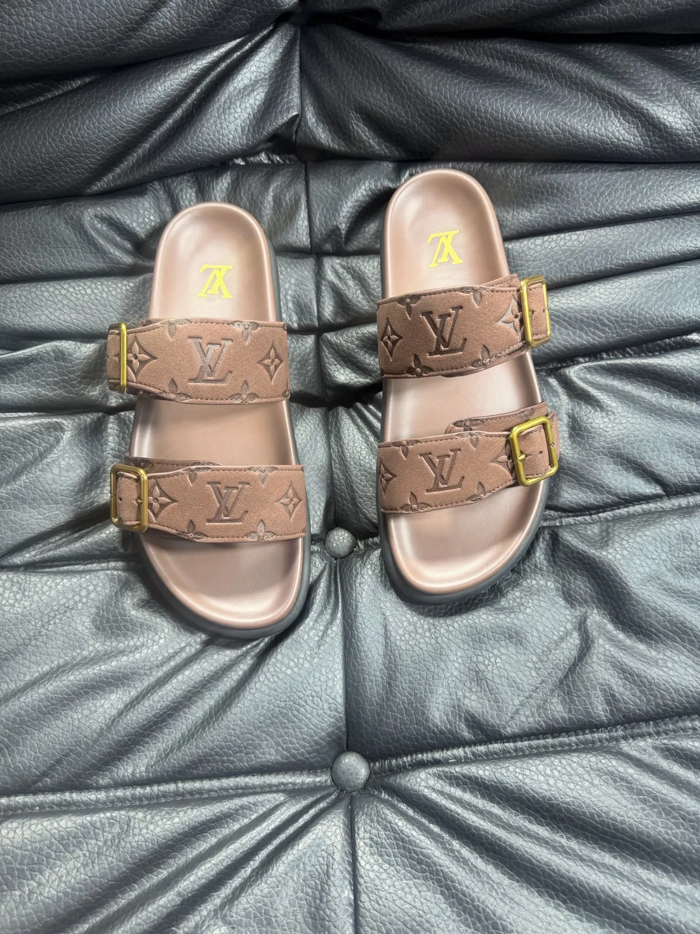 Louis Vuitton Slippers — 545dbf5b