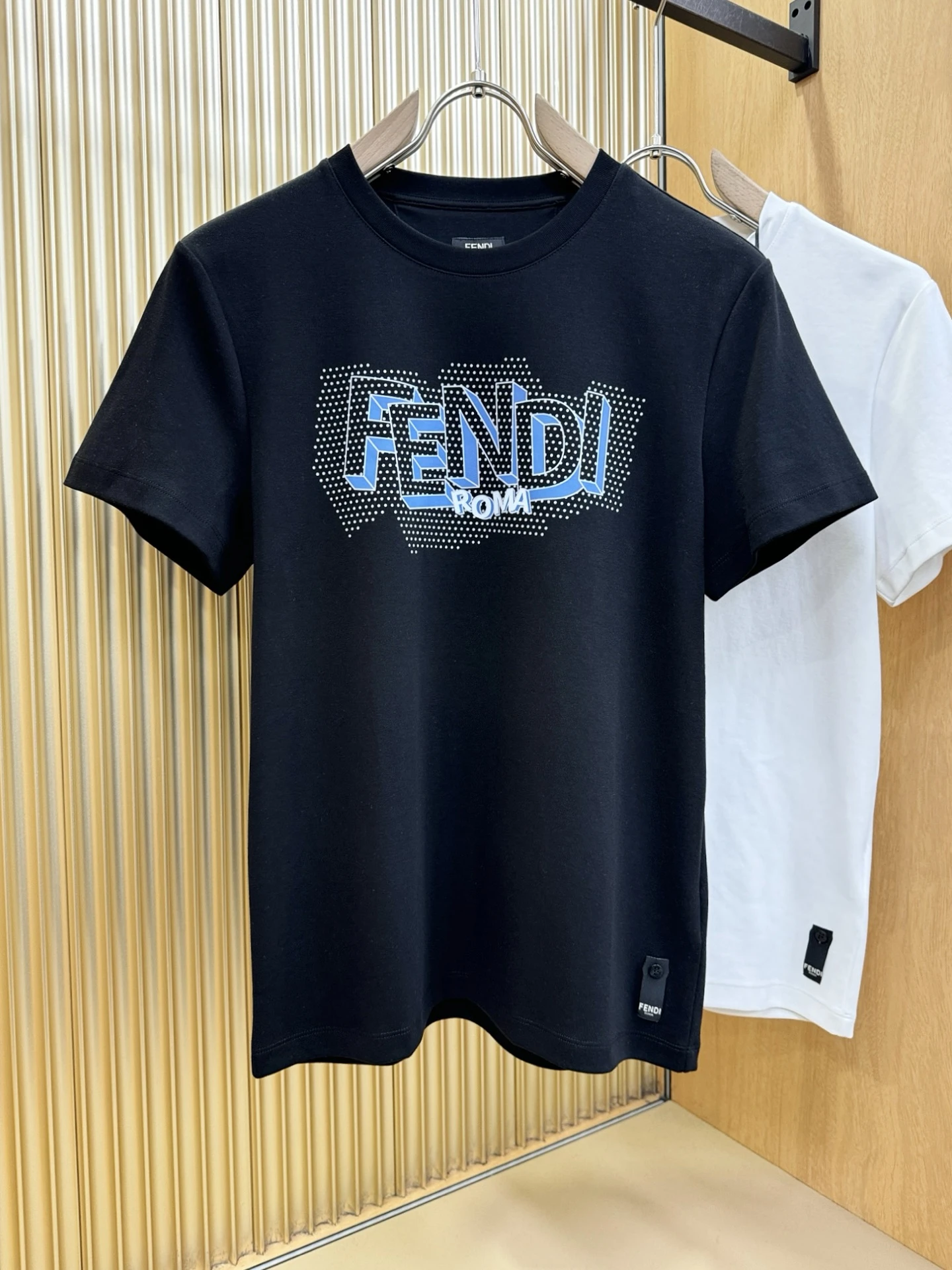 Fendi T-Shirt — 43a462f4