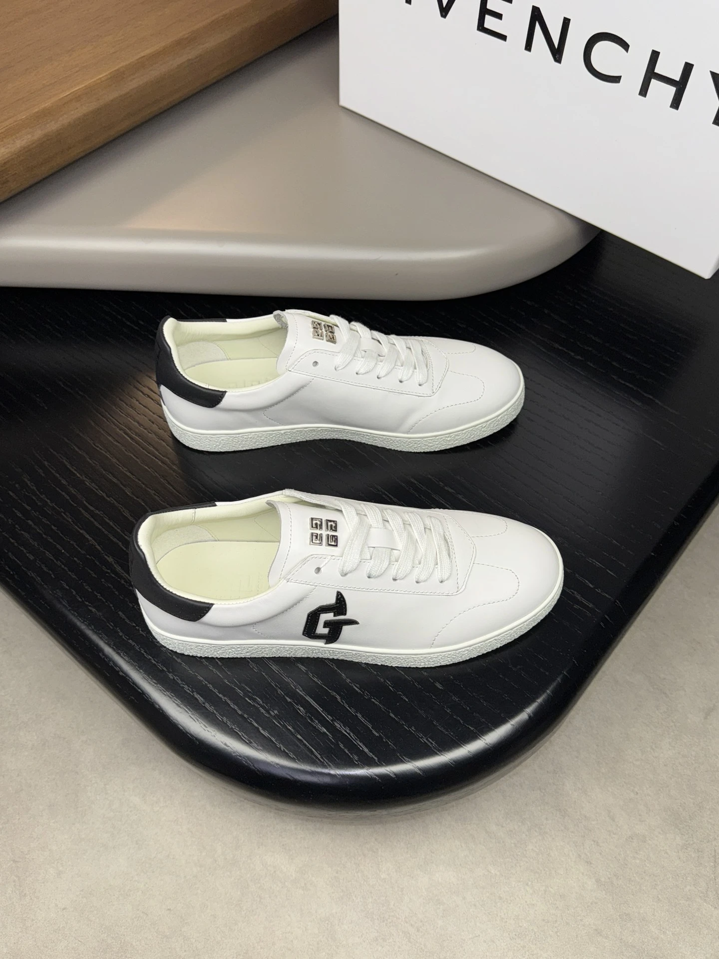 Givenchy Shoes — d61ee078