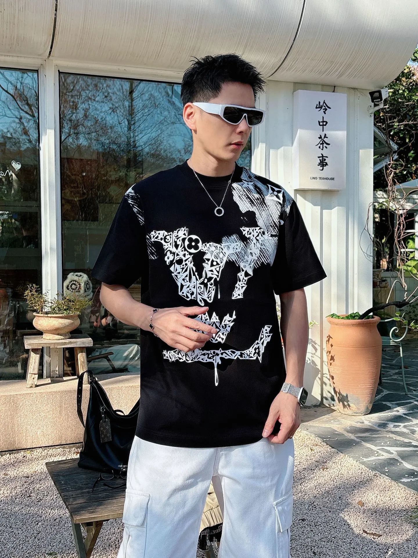 Louis Vuitton T-Shirt — 871f42f5