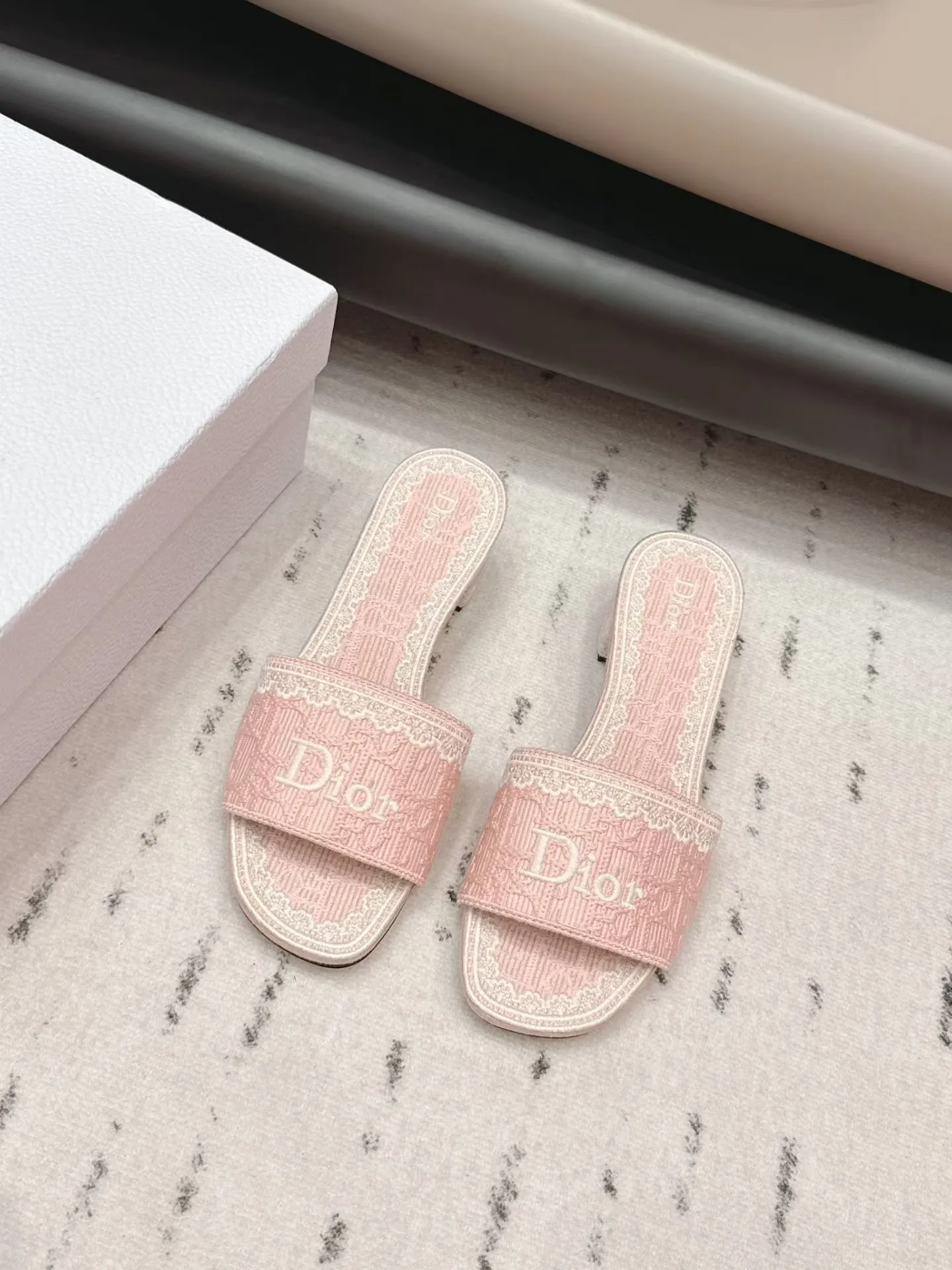 Dior Slippers — d68a76b7