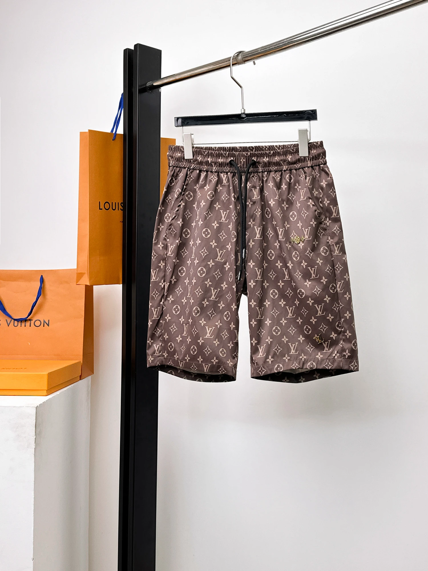 Louis Vuitton Shorts — c8004de2