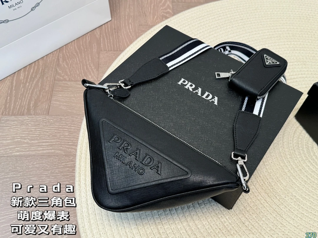 Prada Bag — 74fdeaee