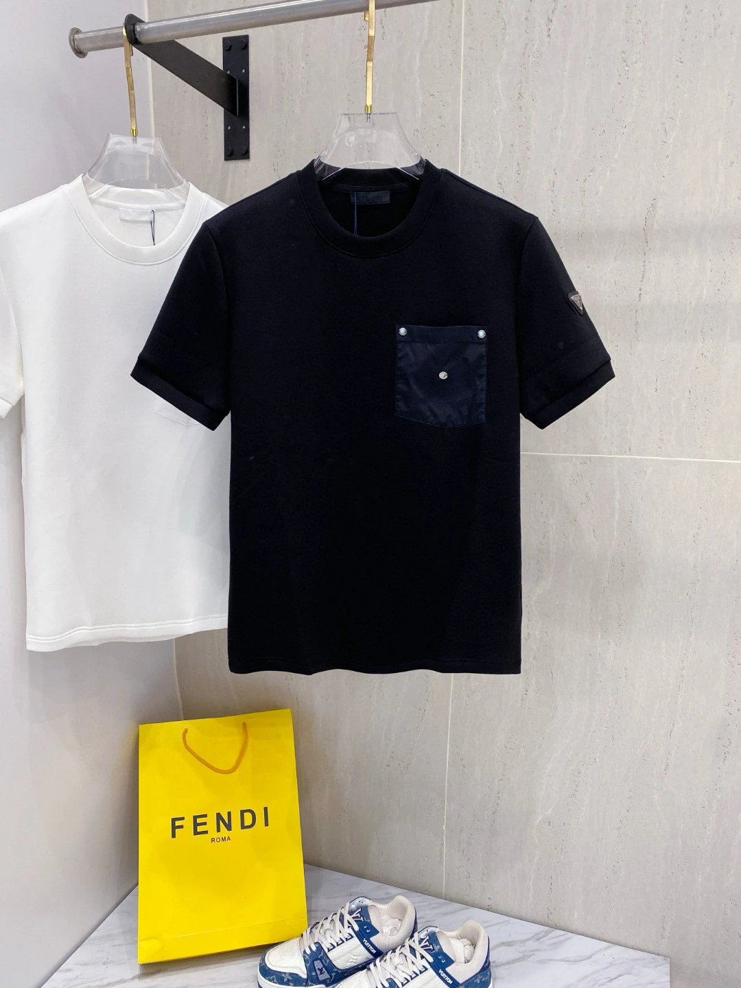 Prada T-Shirt — fa50cbe4