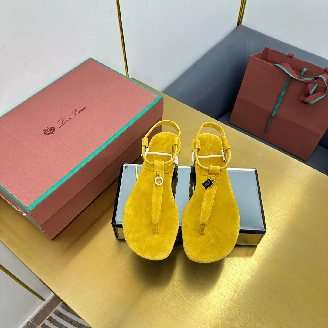Loro Piana Slippers — abddd3b4