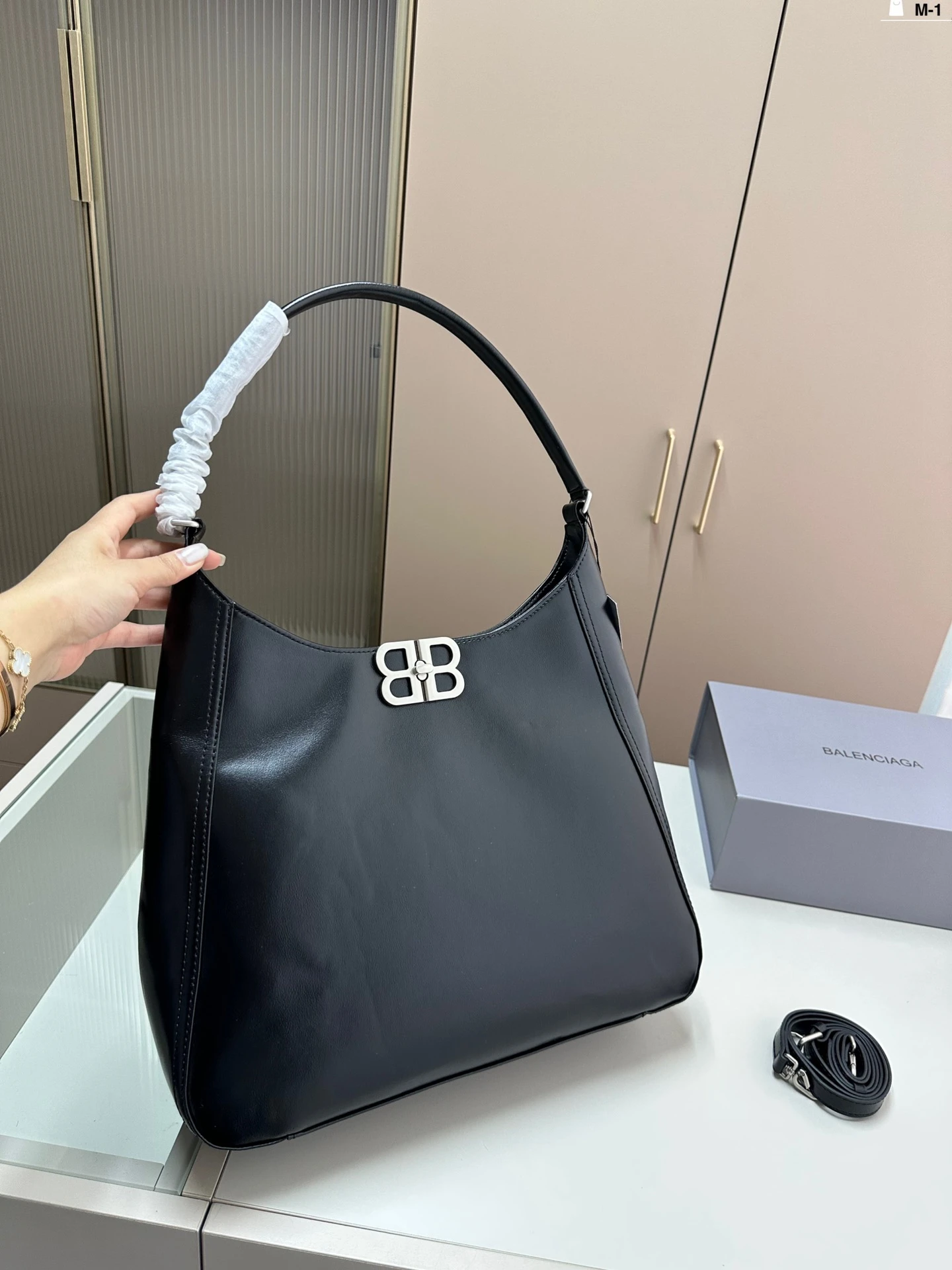 Balenciaga Bag — b2bd17ae