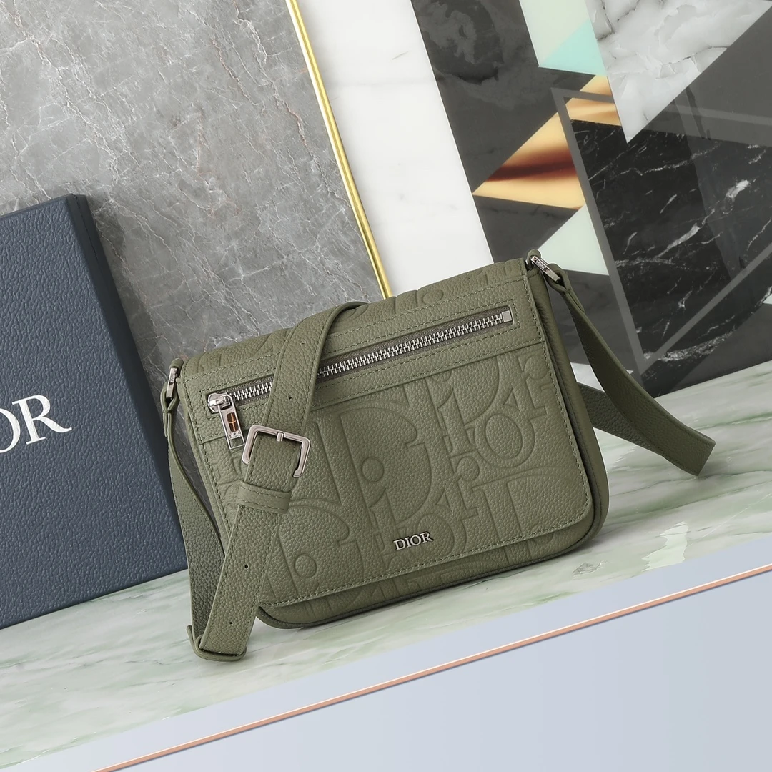 Dior Bag — fb8cdf4a