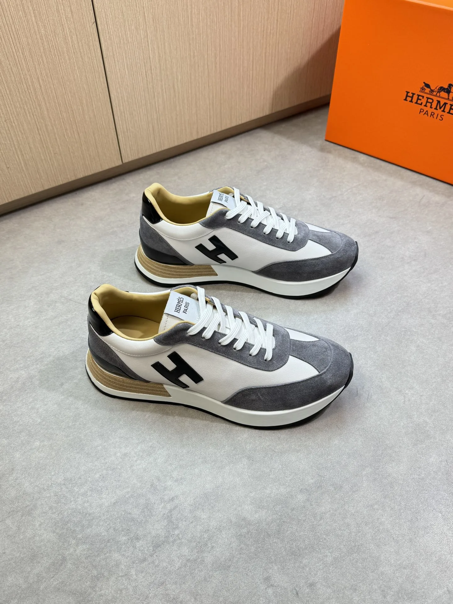 Hermès Sneakers — 10ddd8ea