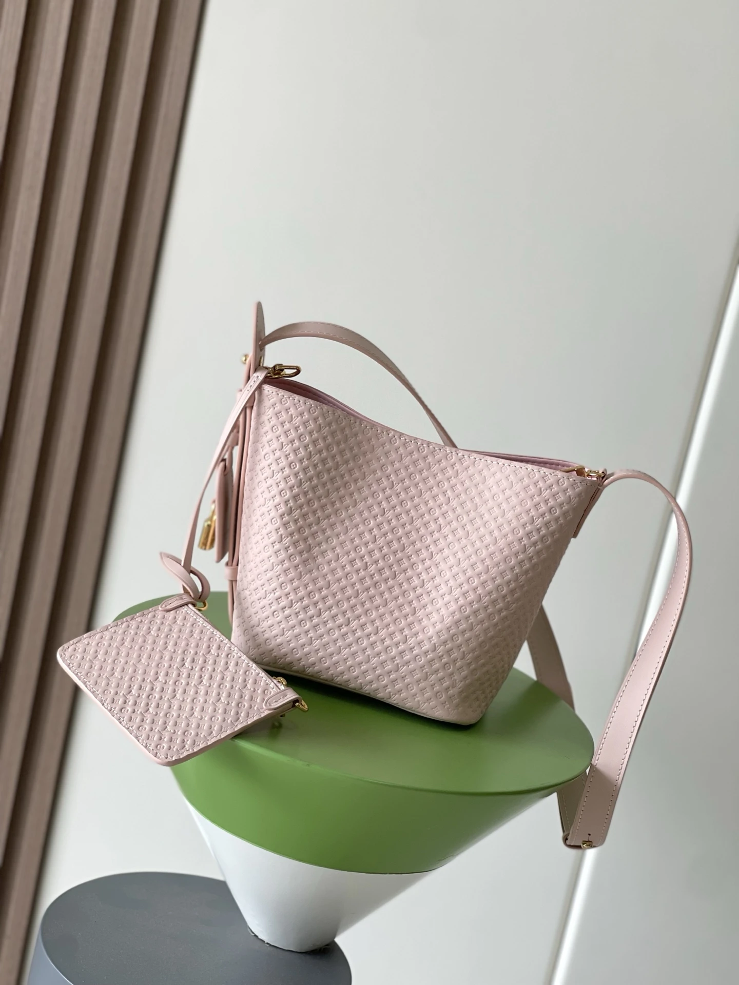 Louis Vuitton Bag — 4c34da02