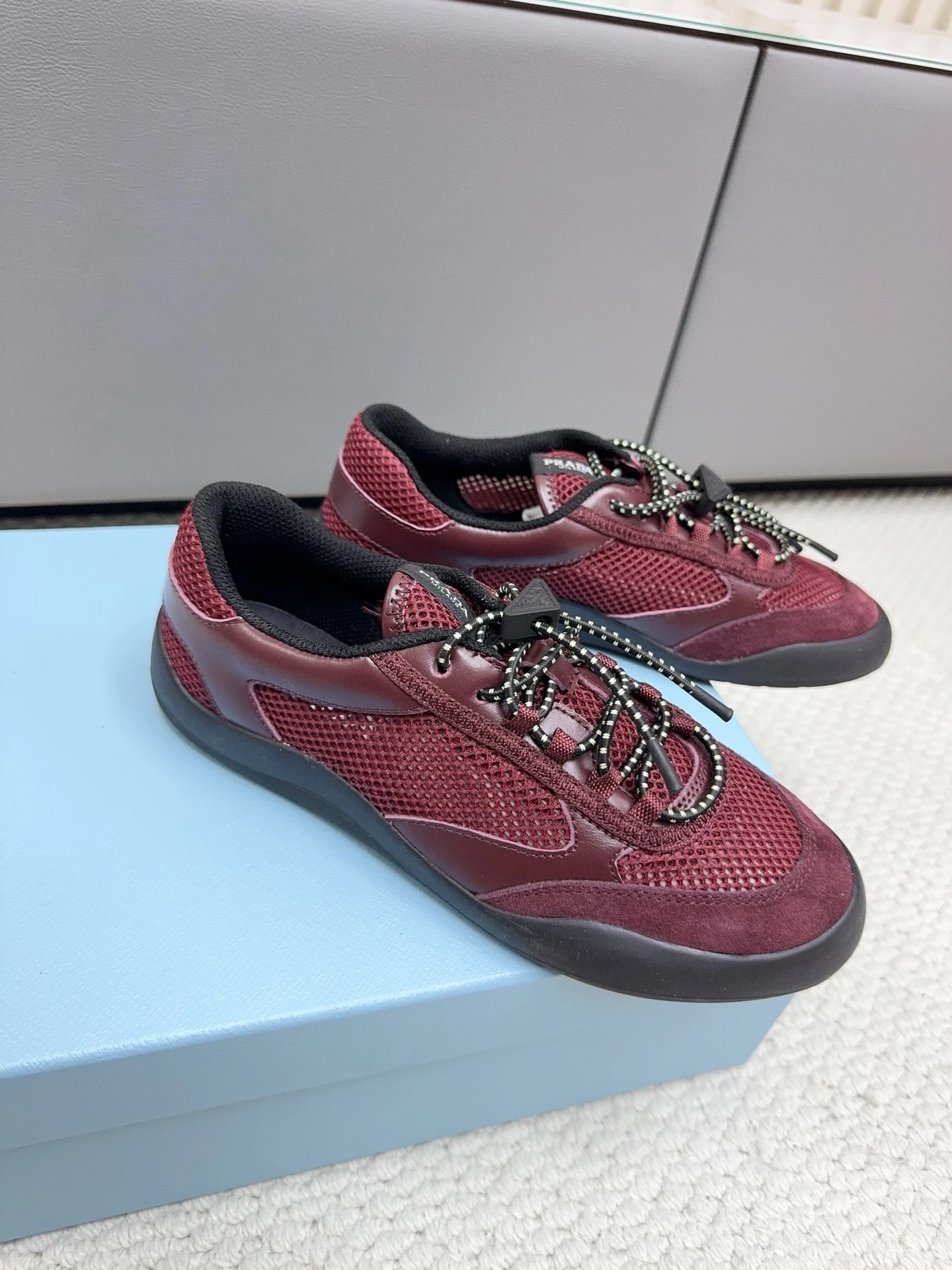 Prada Sneakers — 7613e564