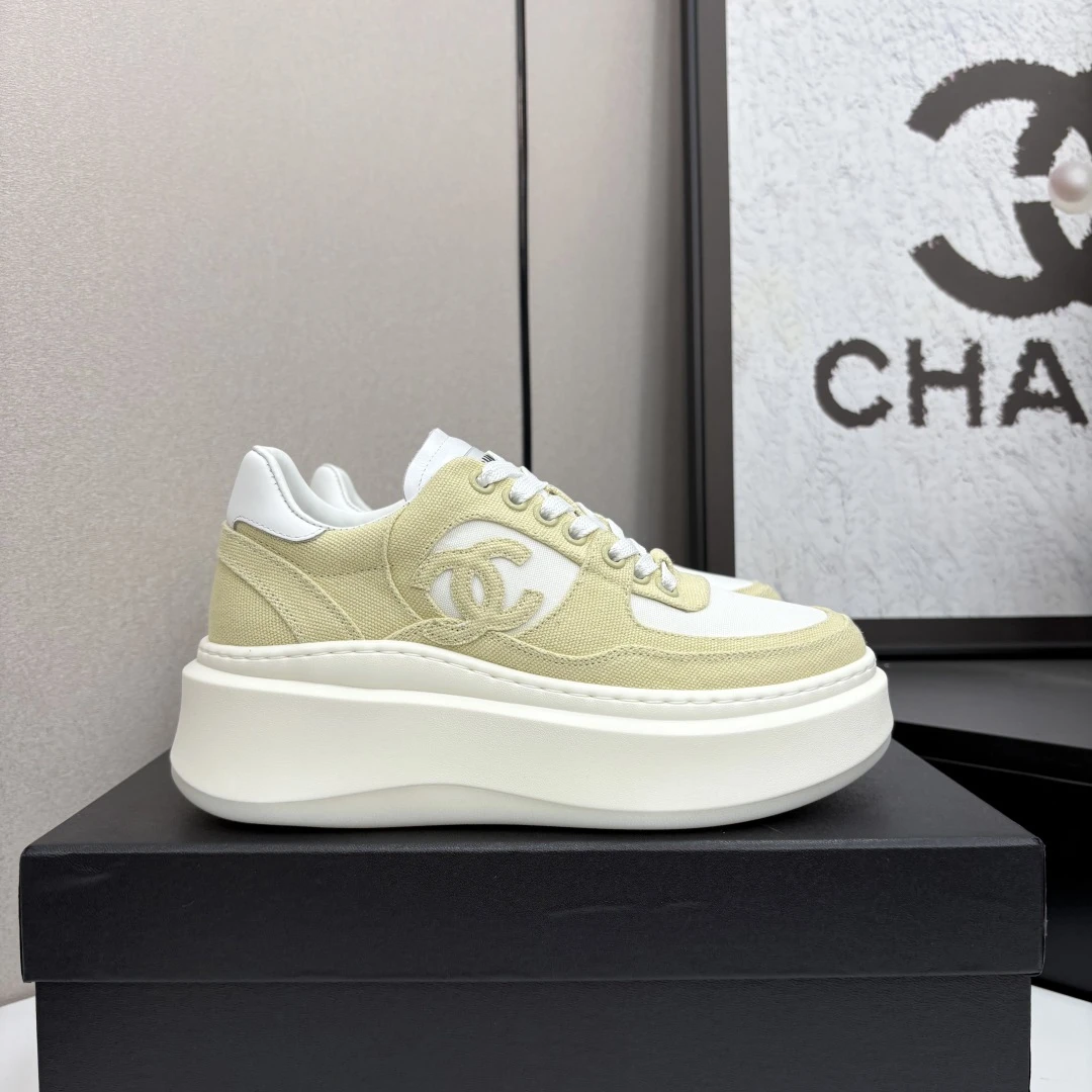 Chanel Sneakers — 1f04420e