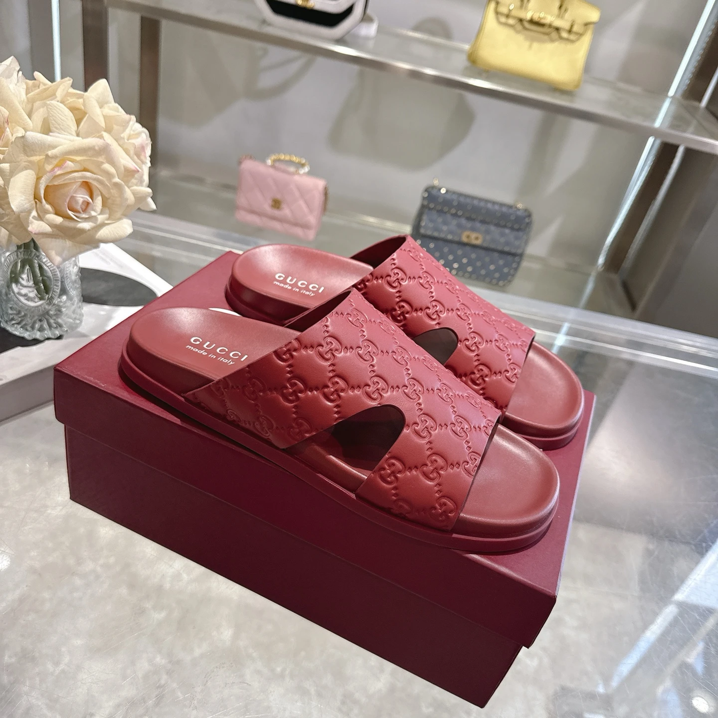 Slippers — 5051edc4
