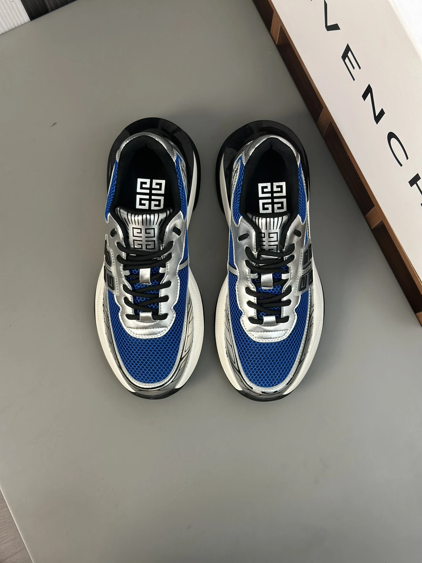 Givenchy Sneakers — 0f60dcf6