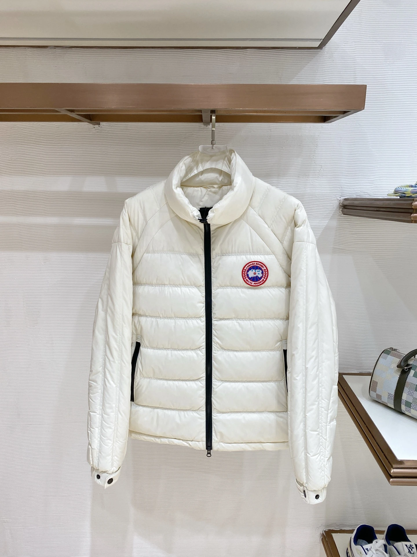 Canada Goose Down Jacket — c3925418