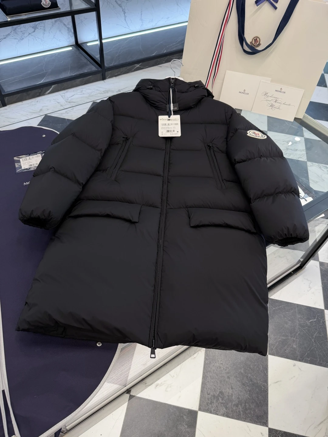 Moncler Down Jacket — 3651e048